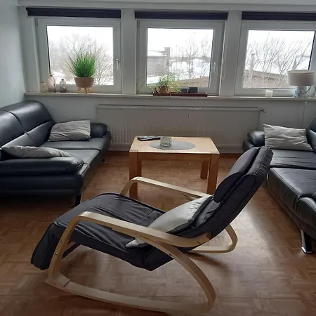 Stylish In With Garden, Cleaning Included Appartement
