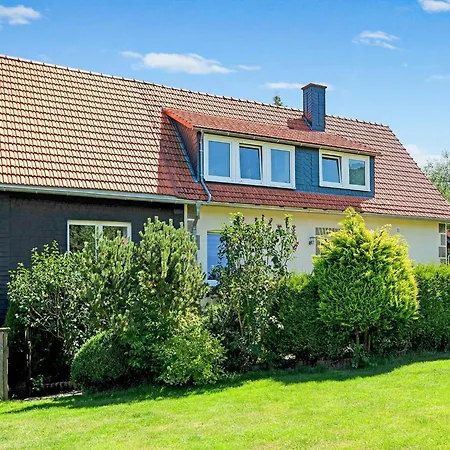 Stylish In With Garden, Cleaning Included Stormbruch